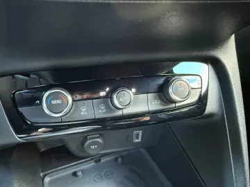 Car image 43