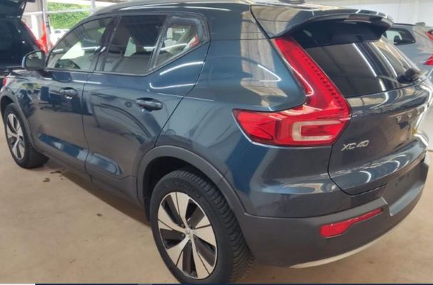 Volvo XC40 Momentum 120 kW image number 4