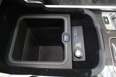 Car image 30