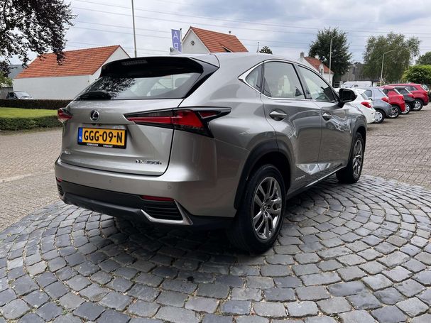 Lexus NX 300 h AWD 145 kW image number 3