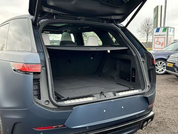 Car image 37