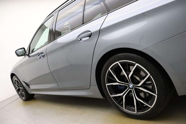 BMW 520d Touring xDrive 140 kW image number 23