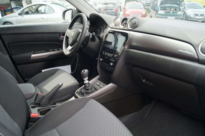 Car image 14