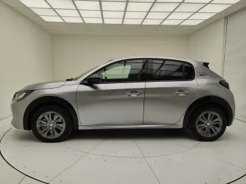 Car image 19