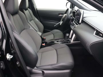 Car image 30