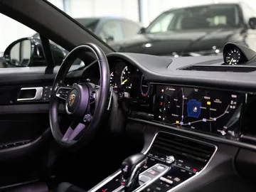 Car image 32