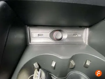 Car image 34