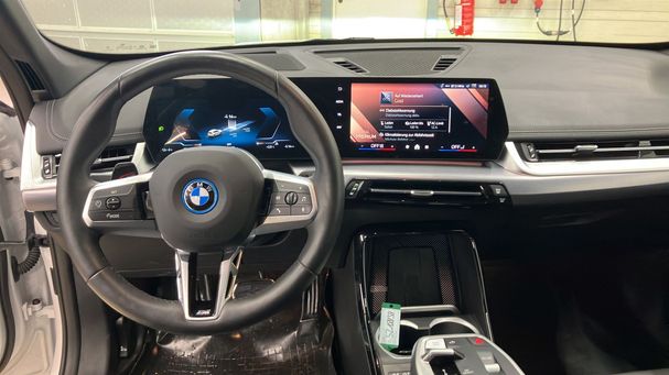 BMW iX1 xDrive30 M Sport 225 kW image number 6