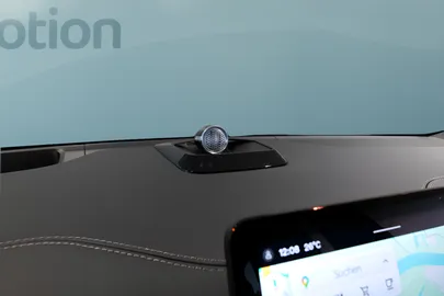 Car image 25