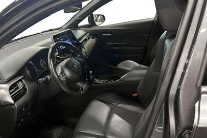 Car image 11