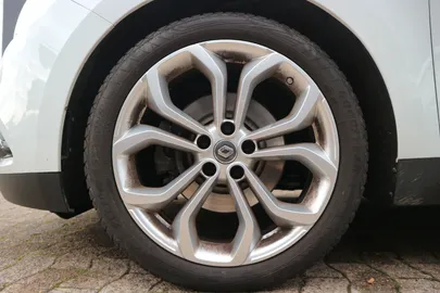 Car image 28