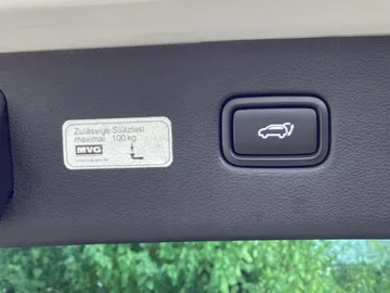 Car image 35