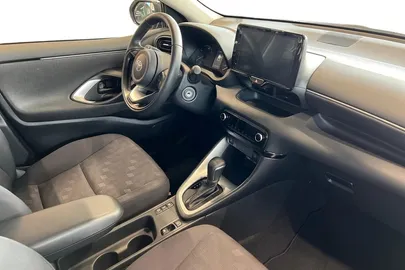Car image 4