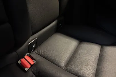 Car image 33