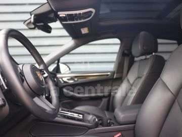 Car image 33