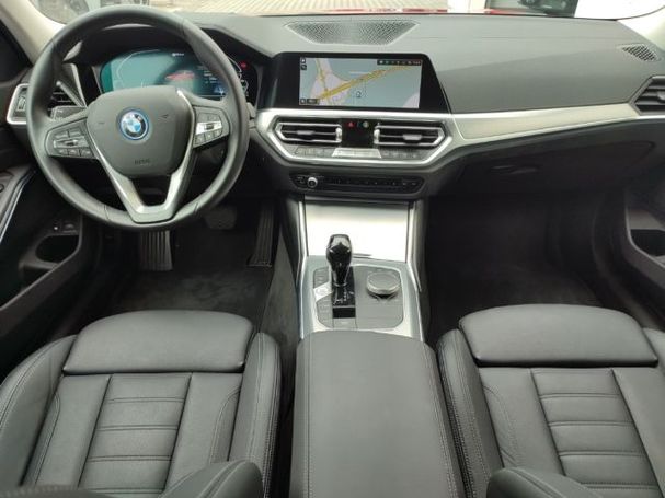 BMW 330 e Touring Line xDrive 218 kW image number 7