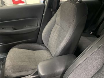 Car image 37