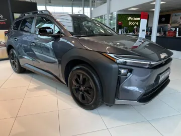 Car image 3
