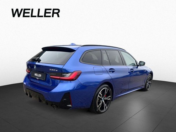 BMW 330e Touring M 215 kW image number 6