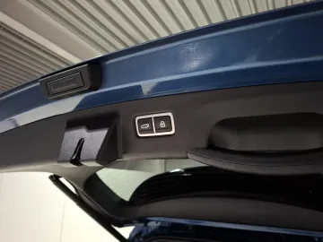 Car image 39
