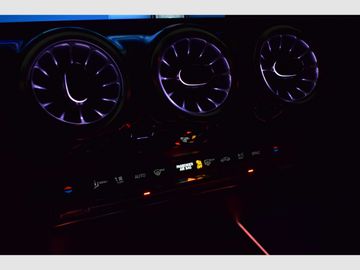 Car image 36