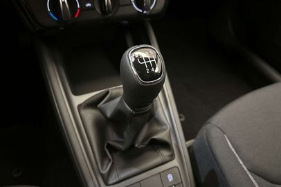 Car image 30