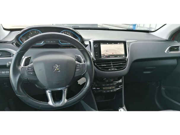 Peugeot 2008 BlueHDi 100 Allure 73 kW image number 9