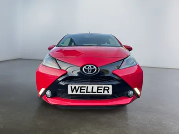 Car image 3