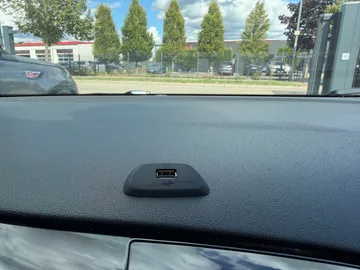 Car image 29