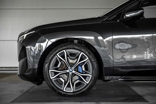 BMW iX xDrive50 385 kW image number 4