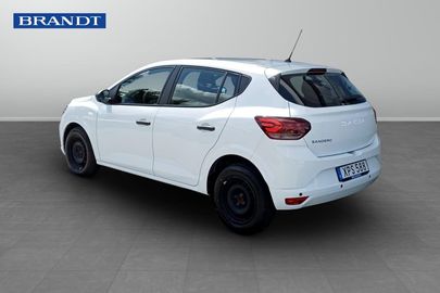 Car image 2