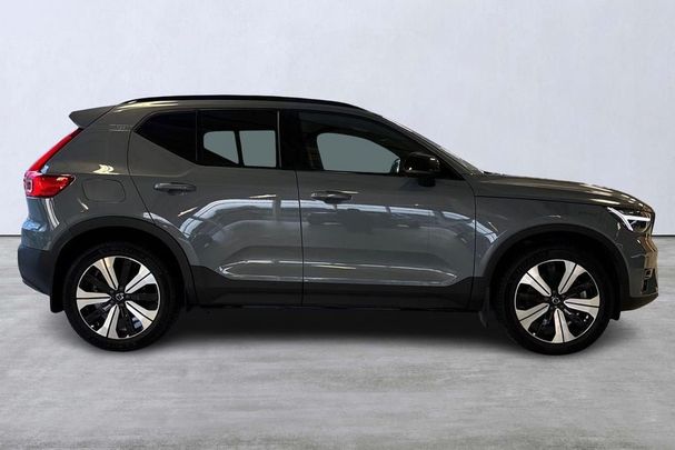 Volvo XC40 Recharge T4 Plus Dark 157 kW image number 2