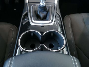 Car image 30