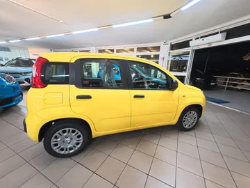 Car image 4