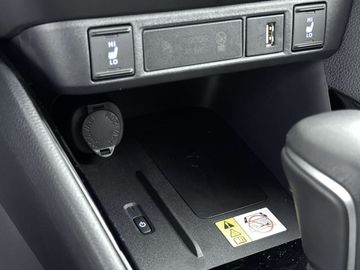 Car image 30