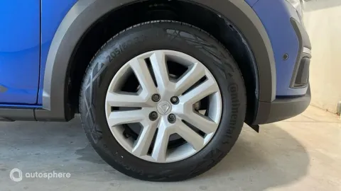 Car image 20