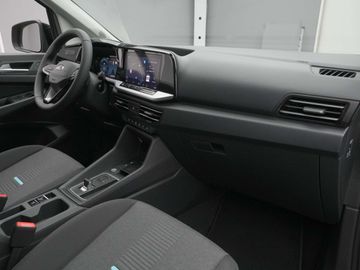 Car image 32