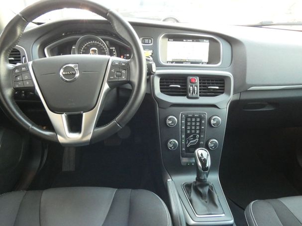 Volvo V40 D3 Geartronic Momentum 110 kW image number 10