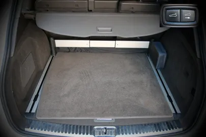 Car image 33