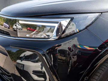 Car image 24