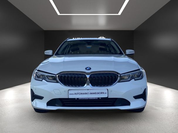 BMW 330e Touring 215 kW image number 3