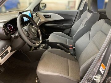 Car image 11