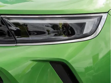 Car image 24