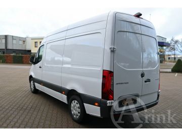 Car image 37