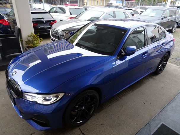 BMW 330 e M Sport 215 kW image number 17