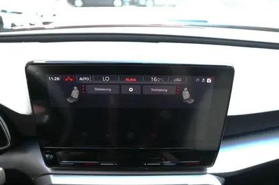 Car image 32