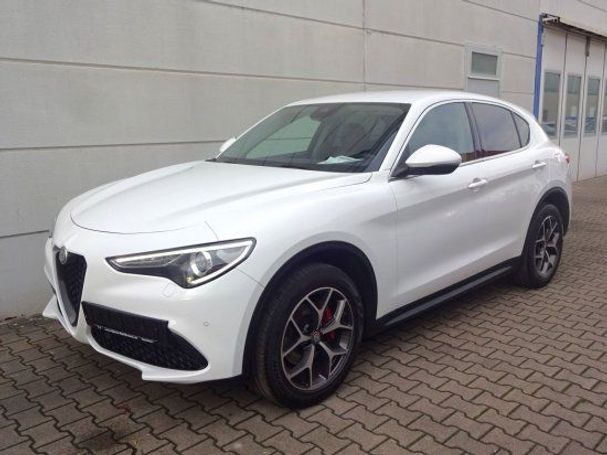 Alfa Romeo Stelvio 2.2 Diesel AT8 Q4 Super 154 kW image number 1