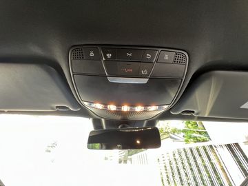 Car image 30