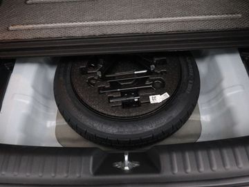 Car image 36