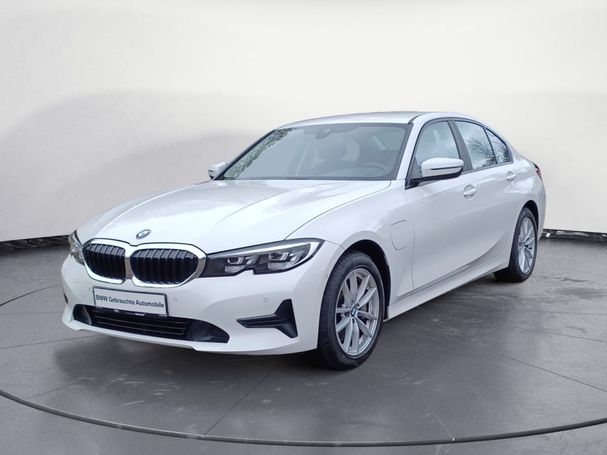 BMW 330 Advantage 185 kW image number 1